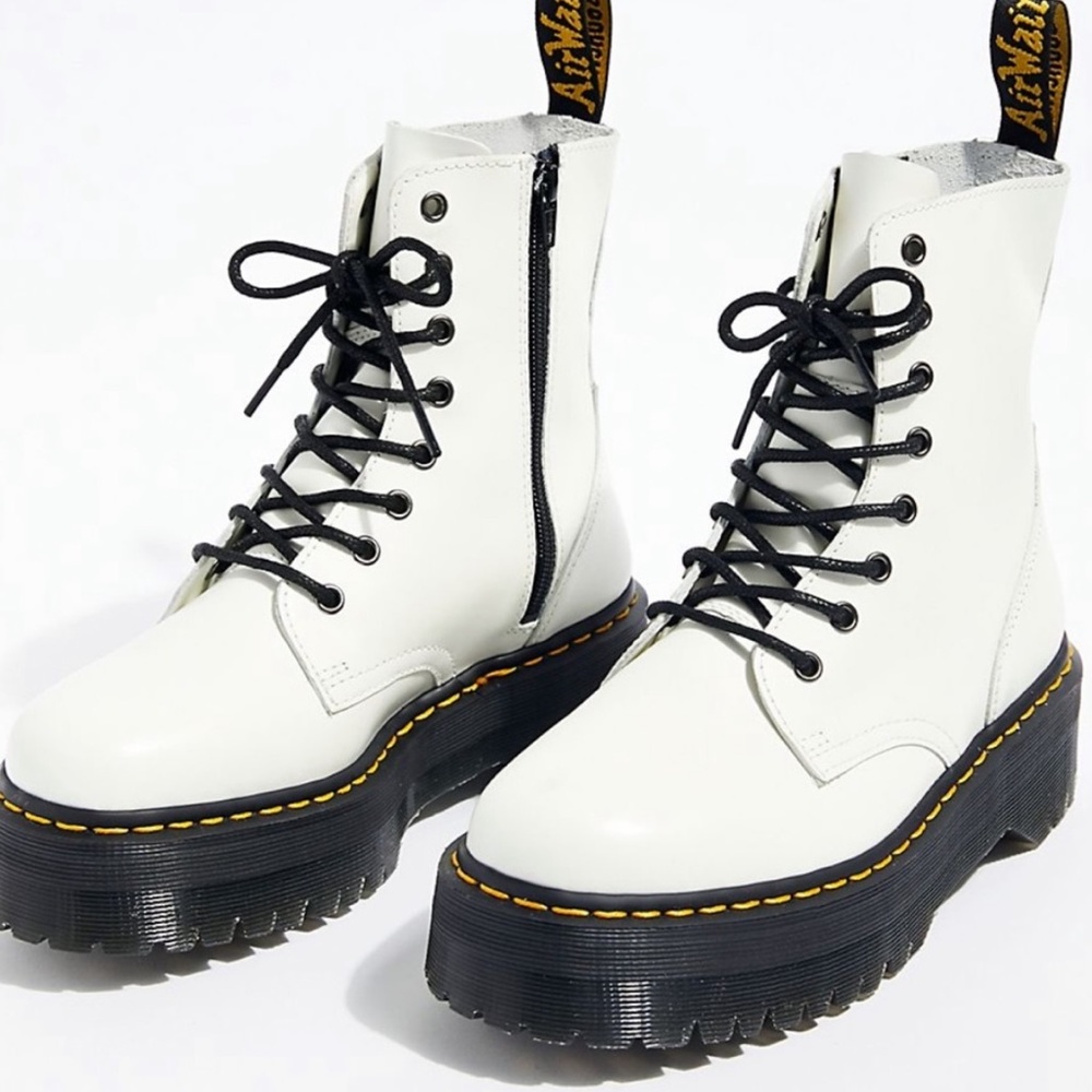Dr. Martens white platform lace up boots Sz 9